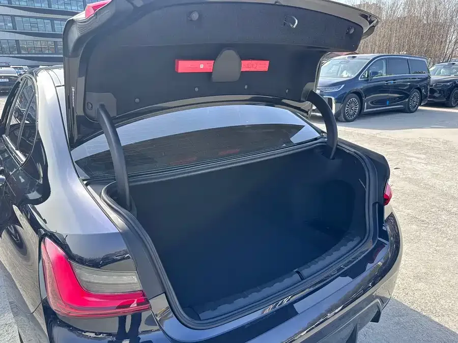 BMW 3 Series BMW 3 Series 2023 320Li M Sport Package 2024 — миниатюра 3
