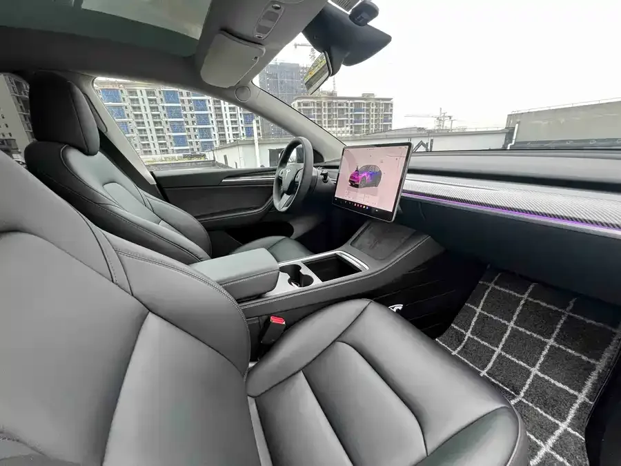 Tesla Model Y Model Y 2024 rear-wheel drive version 2024 — миниатюра 3