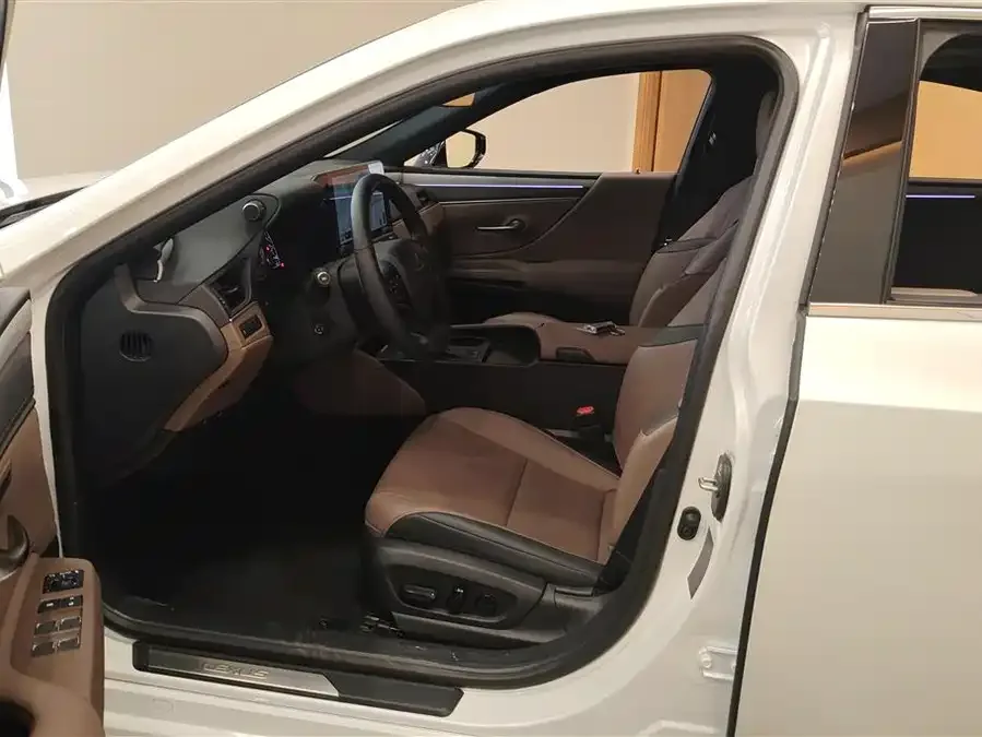 Lexus ES 2025 200 Premium Edition 2025 — миниатюра 3