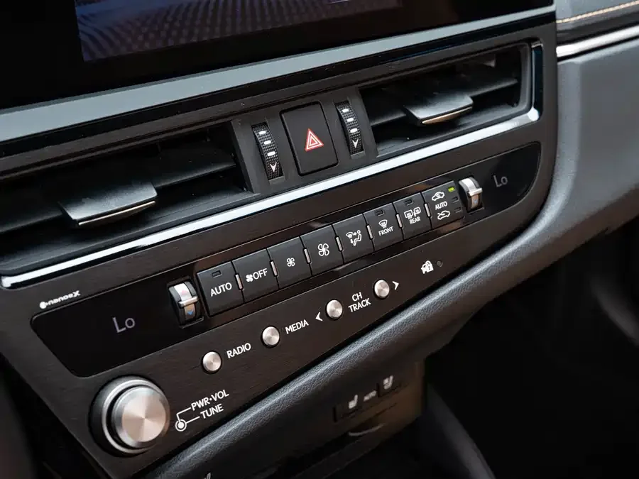 Lexus ES 2021 300h Premium Edition 2022 — миниатюра 5