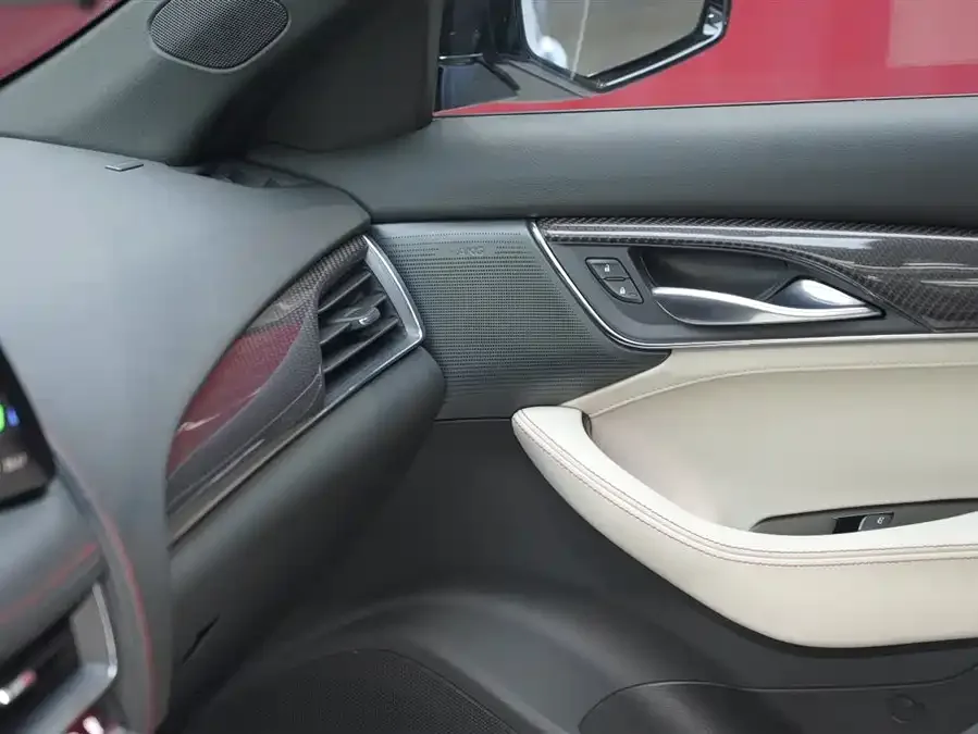 Cadillac CT5 2025 28T Track Performance Edition + Peak Track Optional Package 2025 — миниатюра 4