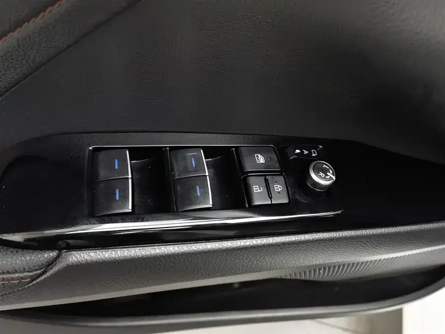 Toyota Camry Camry 2021 2.0G Deluxe Edition 2023 — миниатюра 3
