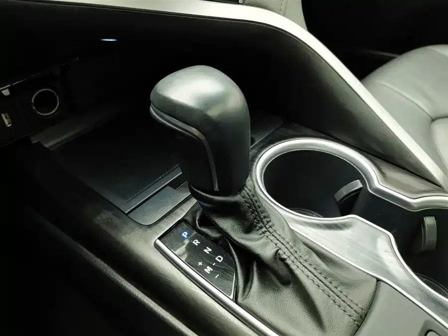 Toyota Camry Camry 2021 2.0G Deluxe Edition 2023 — миниатюра 4