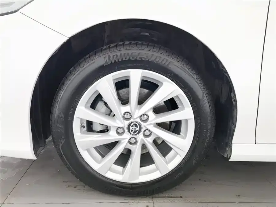 Toyota Camry Camry 2021 2.0G Deluxe Edition 2023 — миниатюра 5