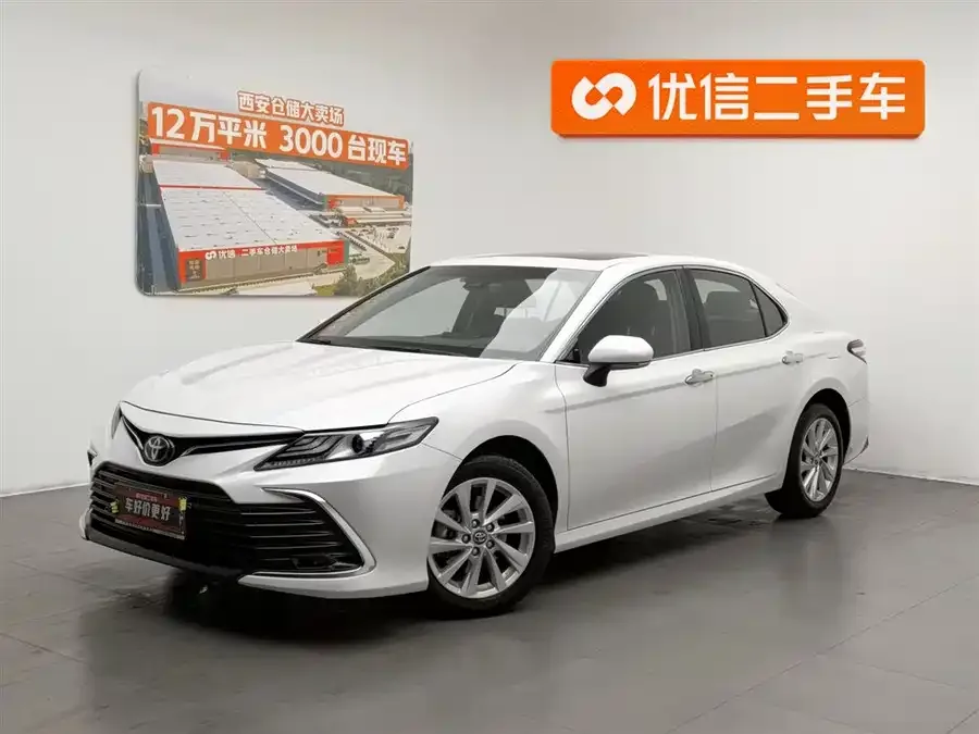 Toyota Camry Camry 2021 2.0G Deluxe Edition 2023 — фото 1, купить с доставкой в Москву