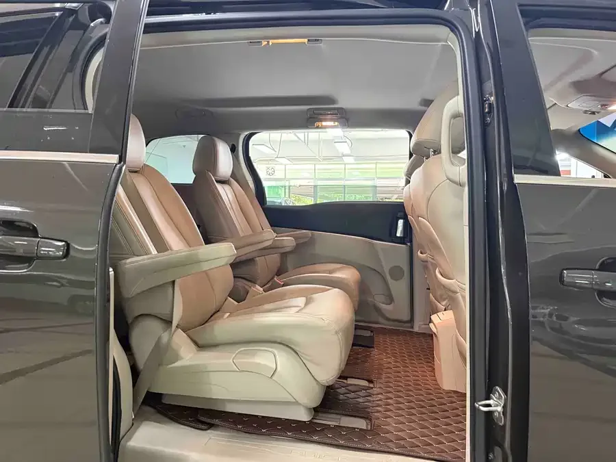 Buick GL8 2021 Land Business Class 652T Comfort Edition 2022 — миниатюра 3
