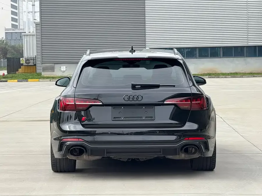 Audi RS 4 2022 RS4 Avant Obsidian Edition 2022 — миниатюра 2