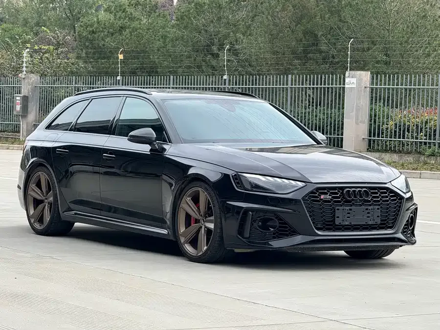 Audi RS 4 2022 RS4 Avant Obsidian Edition 2022 — миниатюра 3