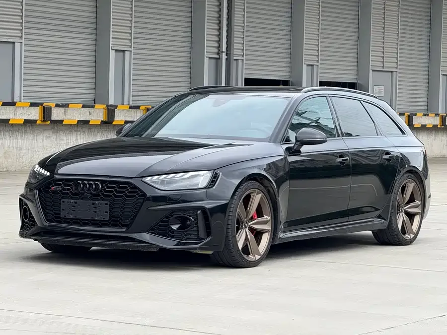 Audi RS 4 2022
