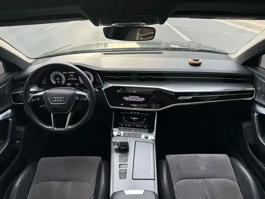 Audi A6L 2023 40 TFSI luxury and dynamic model 2023 — миниатюра 2