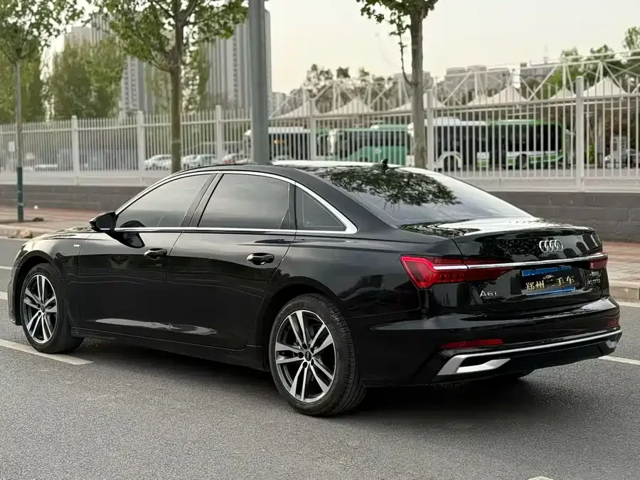 Audi A6L 2023 40 TFSI luxury and dynamic model 2023 — миниатюра 3