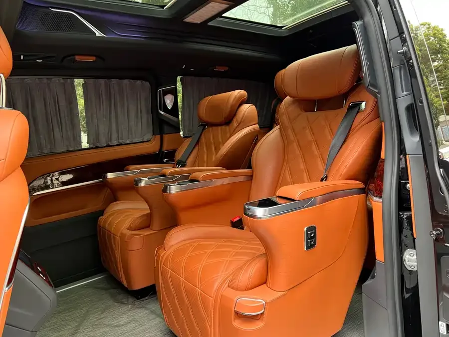 Mercedes-Benz Class V Mercedes-Benz V-Class 2022 V 260 L Long Wheelbase Luxury Edition 2024 — миниатюра 3