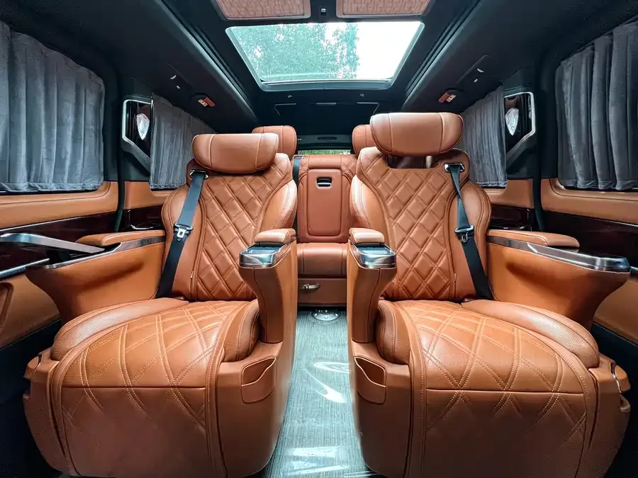 Mercedes-Benz Class V Mercedes-Benz V-Class 2022 V 260 L Long Wheelbase Luxury Edition 2024 — миниатюра 4