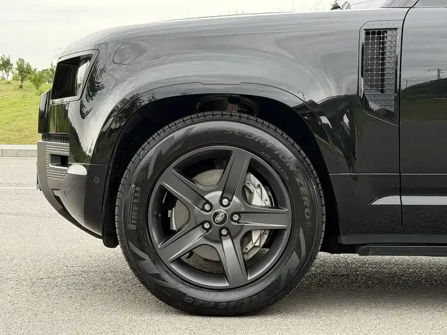Land Rover guard Land Rover Defender 2023 facelift 110 3.0T P400 X-DYNAMIC HSE 2023 — миниатюра 5