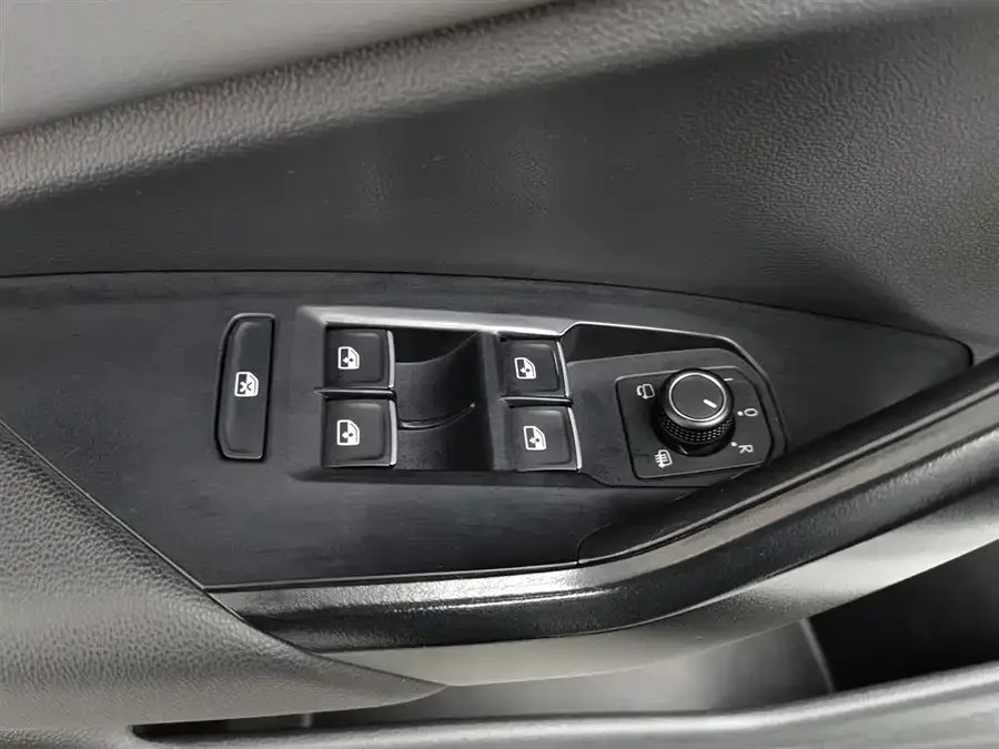 Volkswagen Sagitar 2022 Sagitar 280TSI DSG Beyond Edition 2022 — миниатюра 3