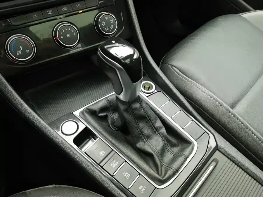Volkswagen Sagitar 2022 Sagitar 280TSI DSG Beyond Edition 2022 — миниатюра 4