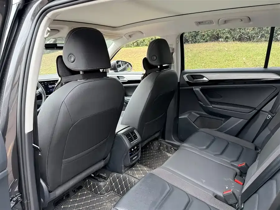 Volkswagen Tayron Tanyue 2021 330TSI 2WD 3rd Anniversary Limited Edition 2022 — миниатюра 3