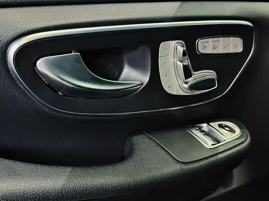Mercedes-Benz Class V Mercedes-Benz V-Class 2022 V 260 Pilot Edition 2023 — миниатюра 3