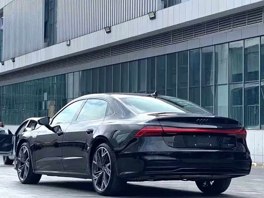 Audi A7L 2024 45 TFSI quattro Black Warrior Edition 2023 — миниатюра 3