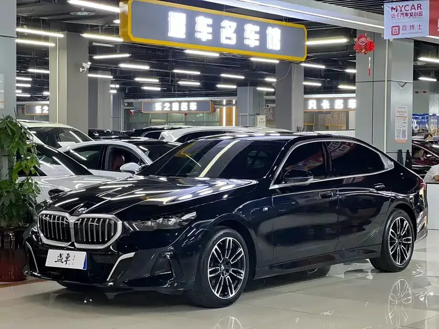 BMW 5 Series BMW 5 Series 2024 525Li M Sports Package 2024 — фото 1, купить с доставкой в Москву