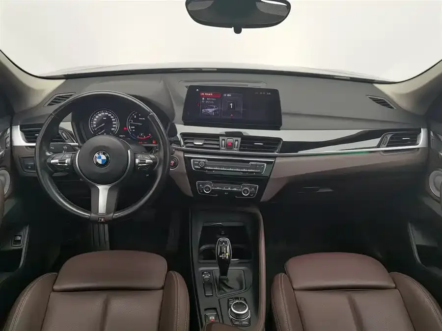BMW X1 2021 sDrive25Li Leading Edition 2022 — миниатюра 2