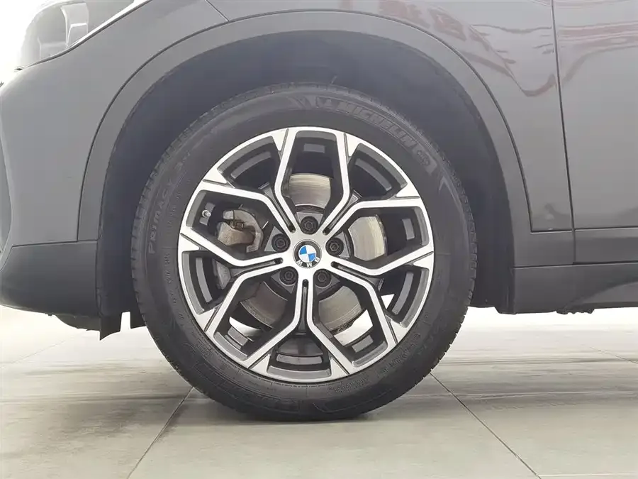 BMW X1 2021 sDrive25Li Leading Edition 2022 — миниатюра 5