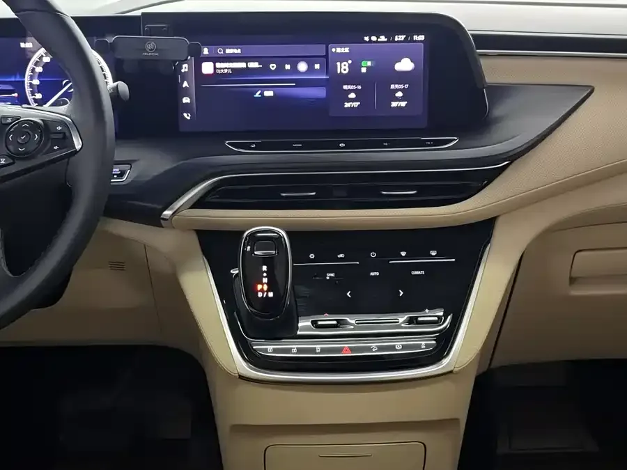 Buick GL8 2022 ES Lu Zun 653T Exclusive model 2022 — миниатюра 4