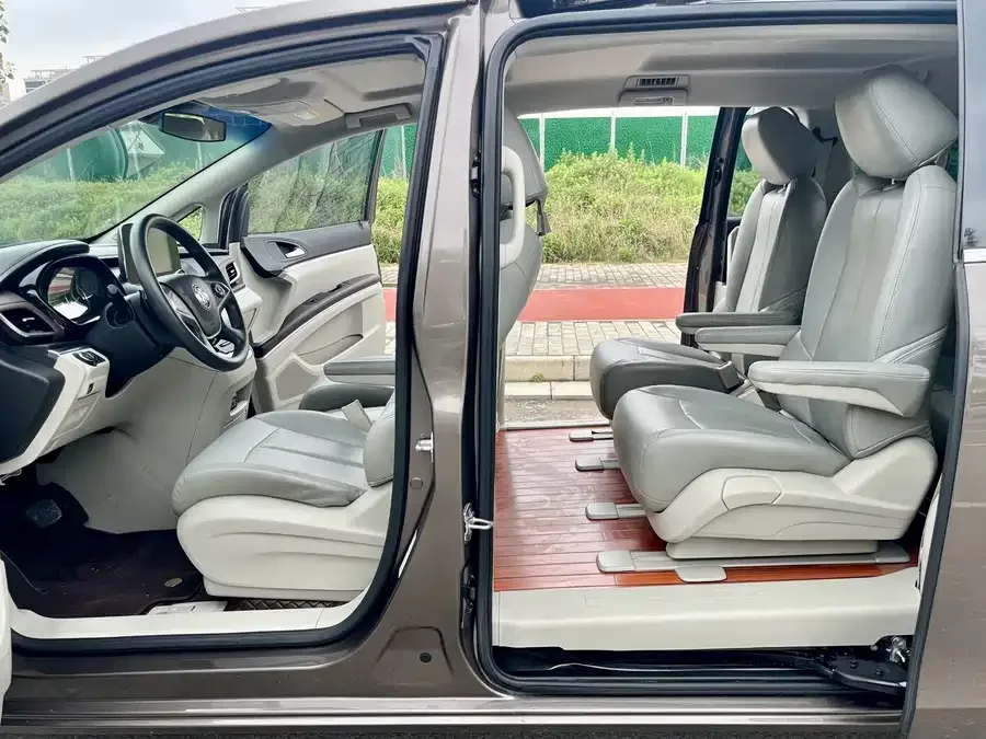 Buick GL8 2022 Land Business Class 652T Comfort Edition 2022 — миниатюра 3