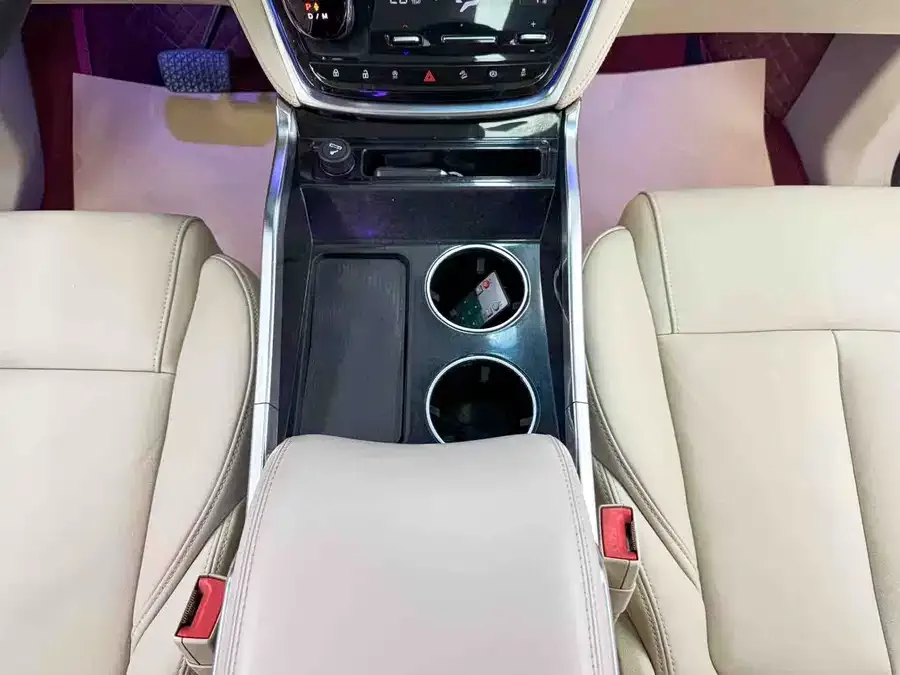 Buick GL8 2022 ES Lu Zun 653T Exclusive model 2022 — миниатюра 4