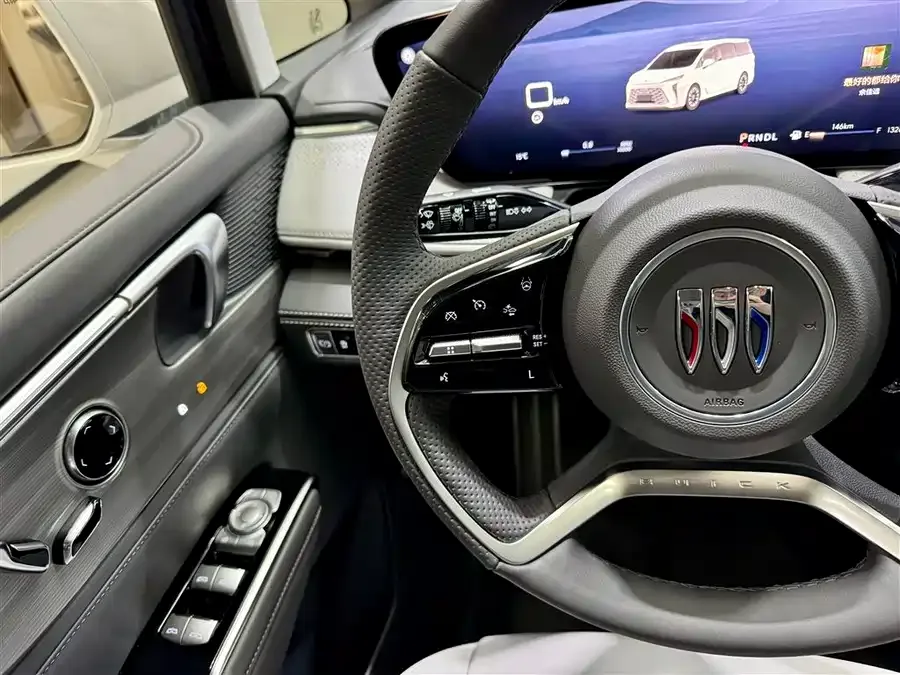 Buick GL8 2025 Lu Zun Premium Edition 2025 — миниатюра 4