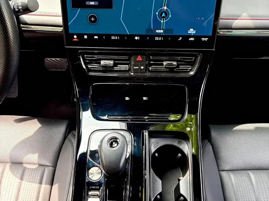 GAC Trumpchi M8 Trumpchi M8 2023 Grandmaster Series 400T Supreme Edition 2023 — миниатюра 2