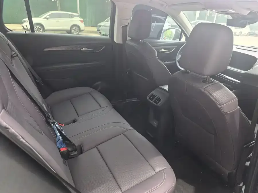 Buick Envision Plus Envision Plus 2025 Envision Plus 28T 2WD Platinum Edition 2026 — миниатюра 2
