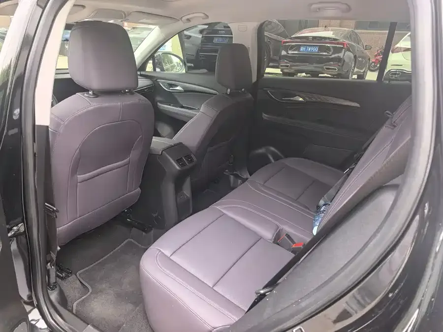 Buick Envision Plus Envision Plus 2025 Envision Plus 28T 2WD Platinum Edition 2026 — миниатюра 3
