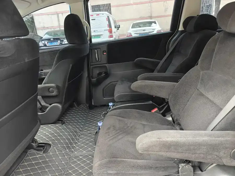 Honda Odyssey 2024 Odyssey 2.0L e:HEV Elite Enjoy Edition 2023 — миниатюра 3