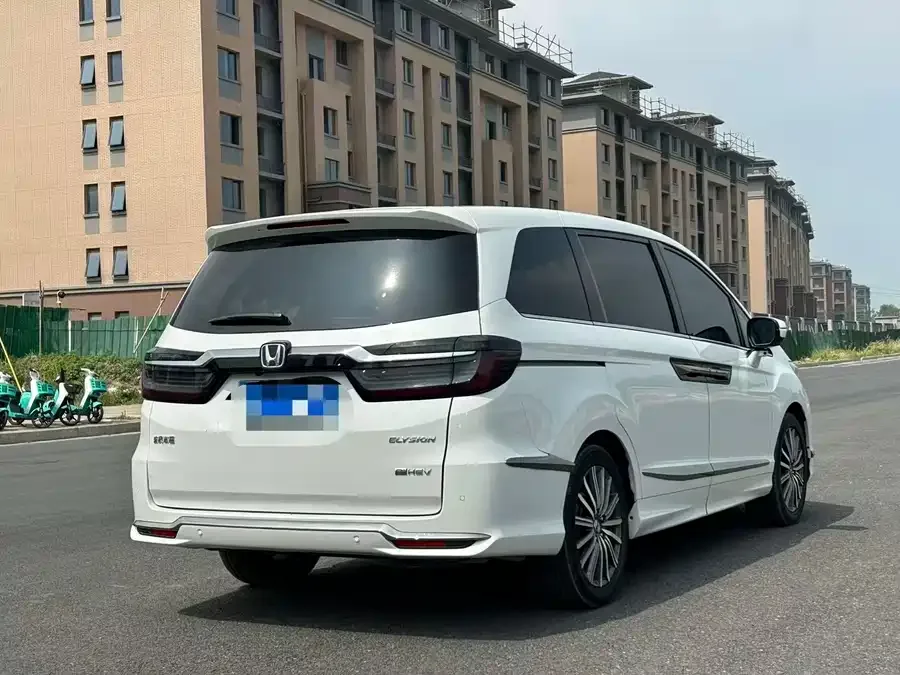 Honda Elysion Elysion 2022 2.0L e:HEV Luxury Edition 2023 — миниатюра 2