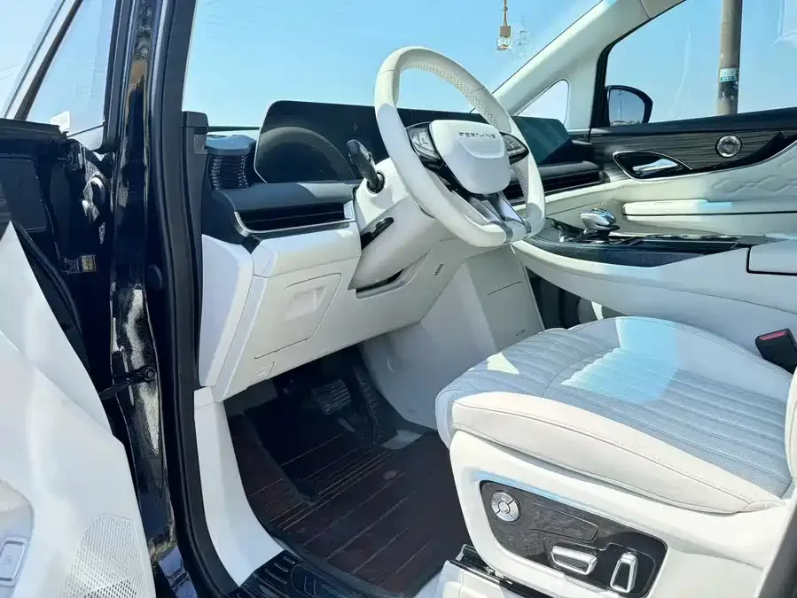 Dongfeng Xinghai V9 Xinghai V9 2024 1.5TD 200km Qingyunti Series Premium 2024 — миниатюра 3