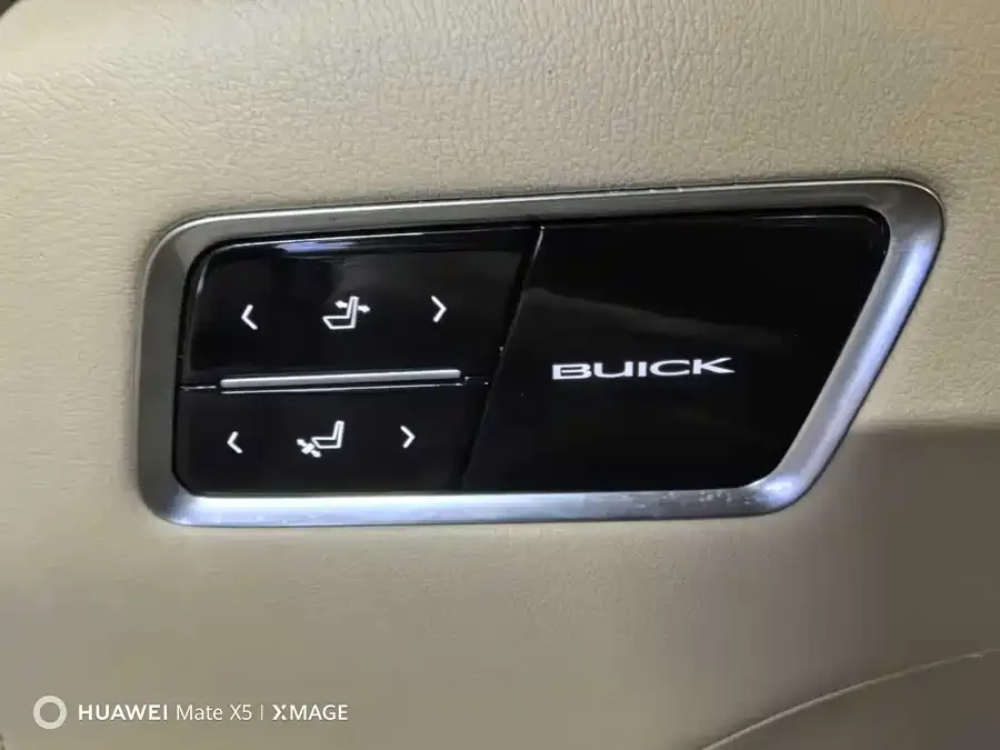 Buick GL8 2022 ES Lu Zun 653T Luxury Edition 2022 — миниатюра 4