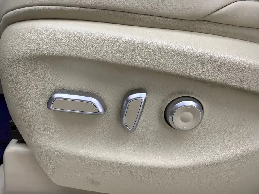 Buick GL8 2023 ES Lu Zun Premium Edition 2023 — миниатюра 5
