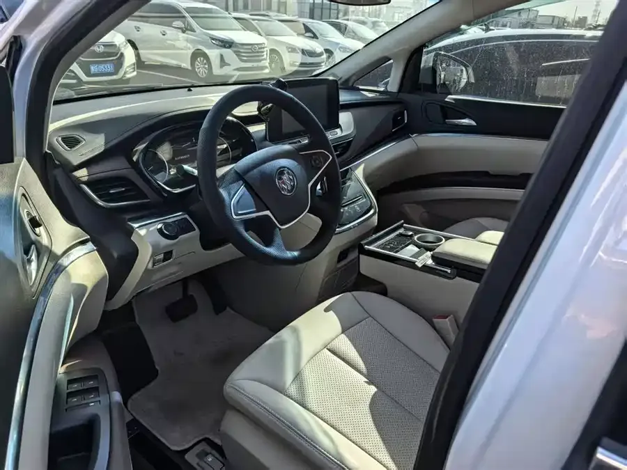Buick GL8 2023 Land Business Class Comfort Edition 2025 — миниатюра 5