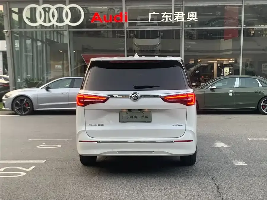 Buick GL8 2023 ES Lu Zun Smart Flagship 2023 — миниатюра 2