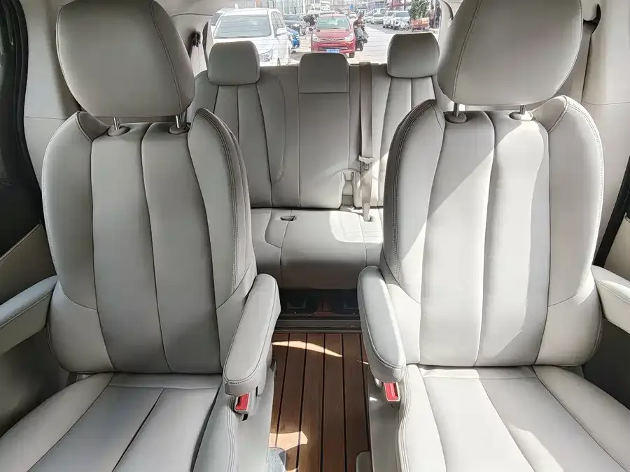 Buick GL8 2022 Land Business Class 652T Comfort Edition 2022 — миниатюра 3