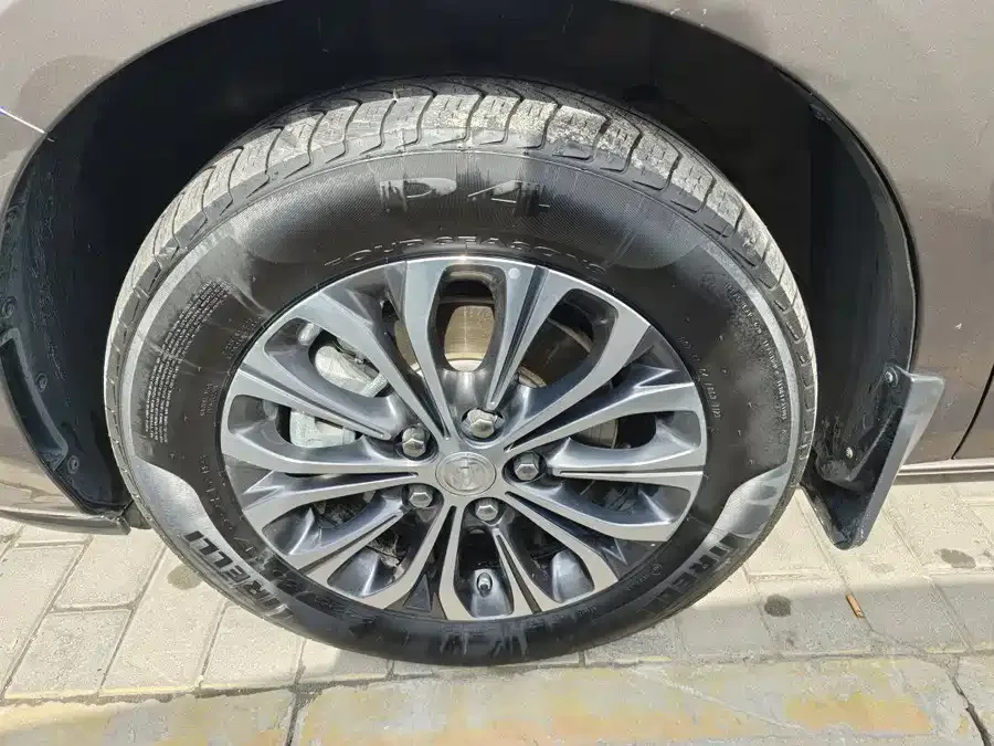 Buick GL8 2022 Land Business Class 652T Comfort Edition 2022 — миниатюра 5