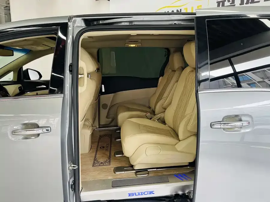 Buick GL8 2023 facelift land business class luxury model 2024 — миниатюра 3