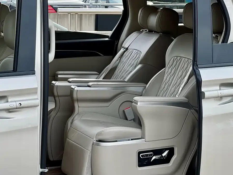 Buick GL8 2022 ES Lu Zun 653T Exclusive model 2022 — миниатюра 4
