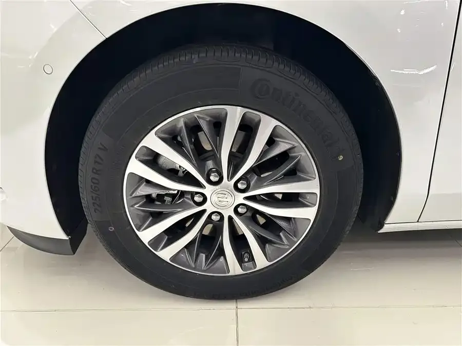 Buick GL8 2022 ES Lu Zun 653T Exclusive model 2022 — миниатюра 2