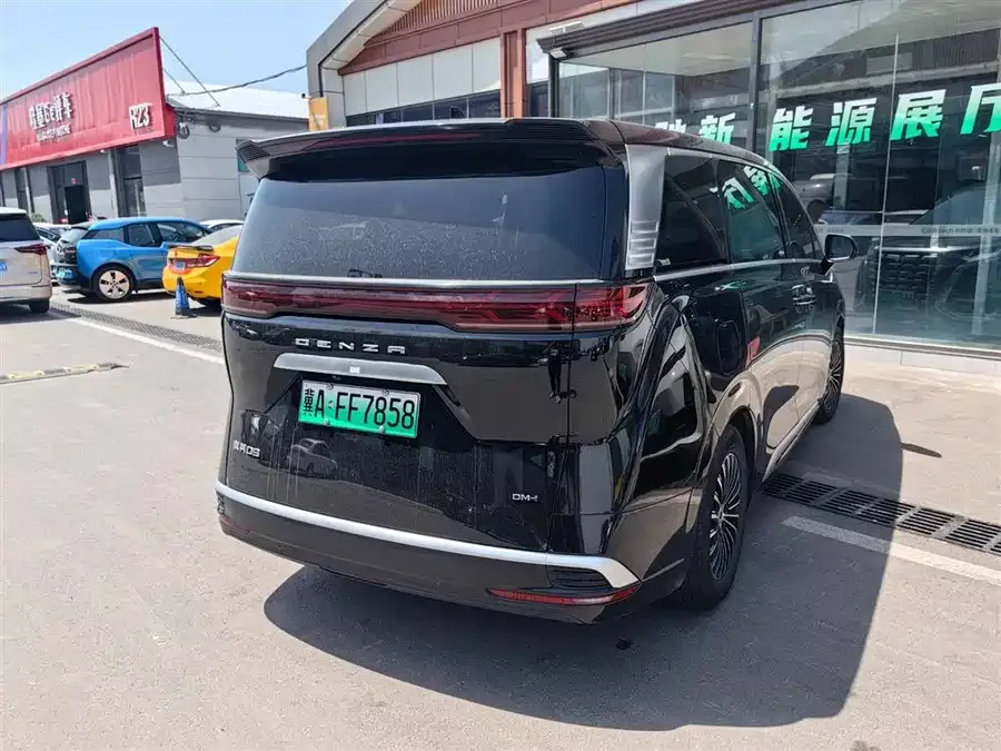 BYD D9 DENZA D9 2024 DM-i 1050 Premium Edition 2024 — миниатюра 3