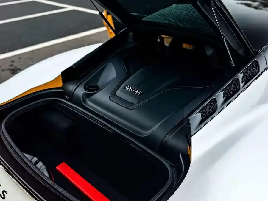 Lotus EMIRA EMIRA 2021 2.0T DCT First Edition 2025 — миниатюра 2