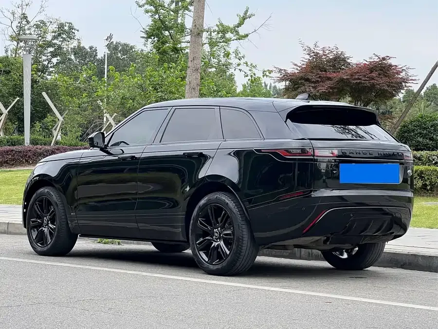 Land Rover Range Rover Velar Range Rover Velar 2022 250PS Glitter Gold Collectors Edition 2022 — миниатюра 5