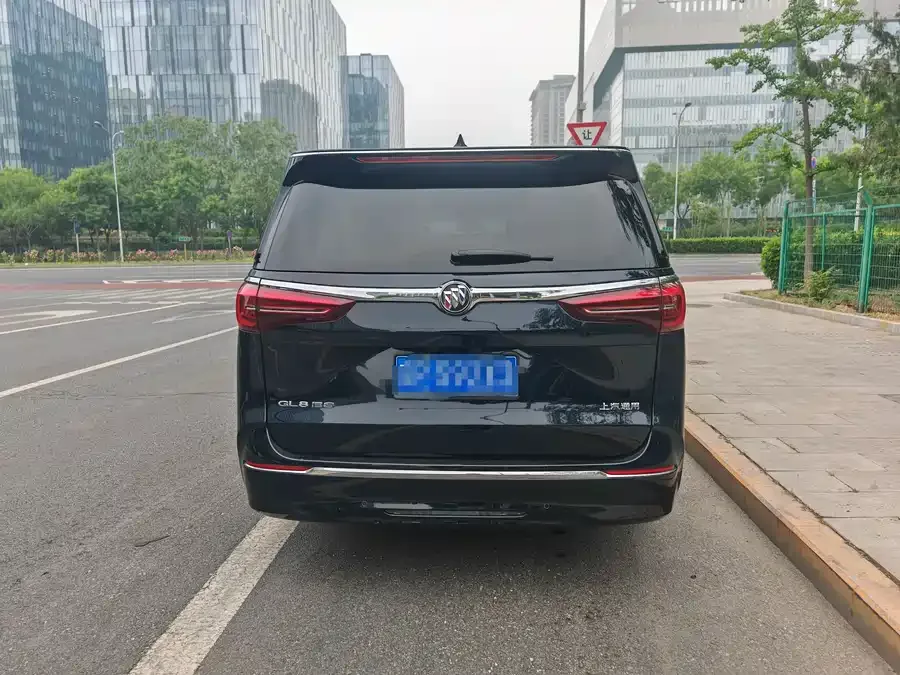 Buick GL8 2023 ES Lu Zun Luxury Edition 2023 — миниатюра 2