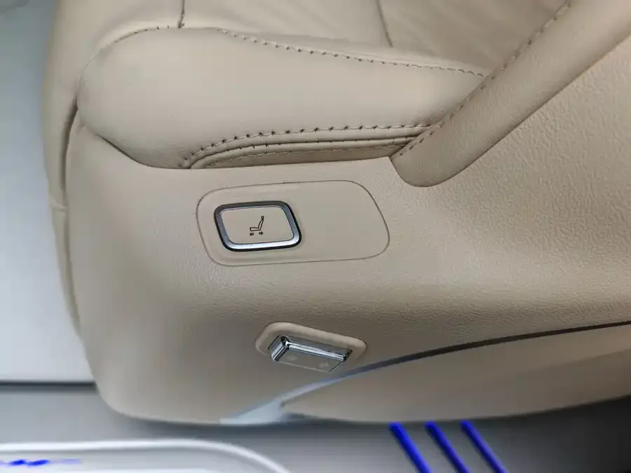 Buick GL8 2023 ES Lu Zun Luxury Edition 2023 — миниатюра 4